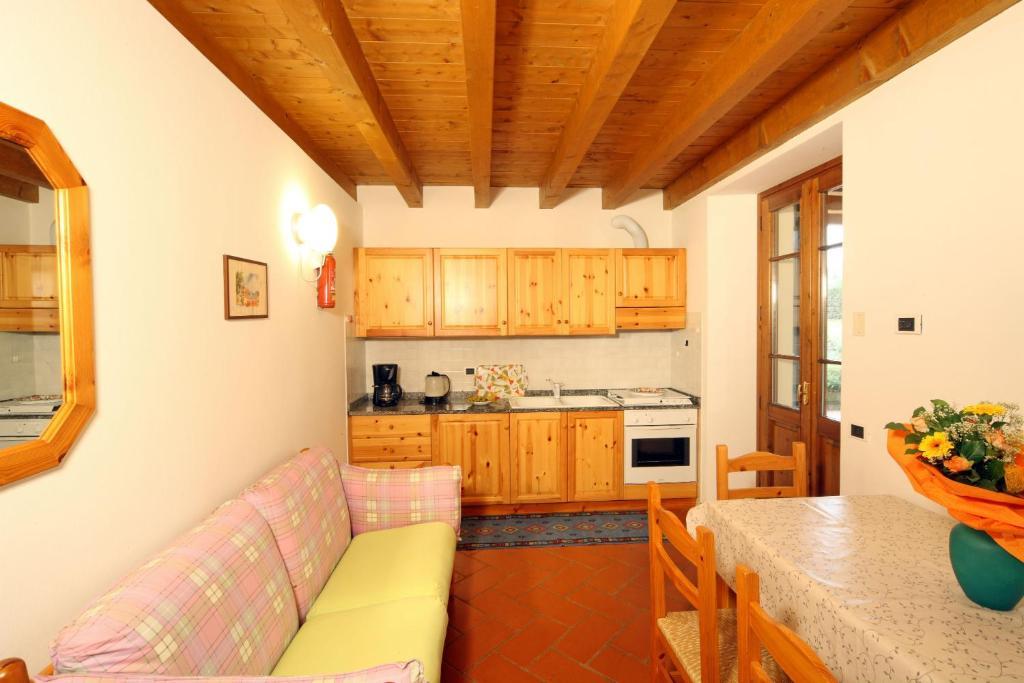 Agriturismo La Breda Guest House San Felice del Benaco Room photo