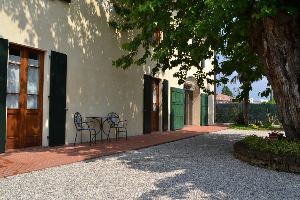 Agriturismo La Breda Guest House San Felice del Benaco Exterior photo